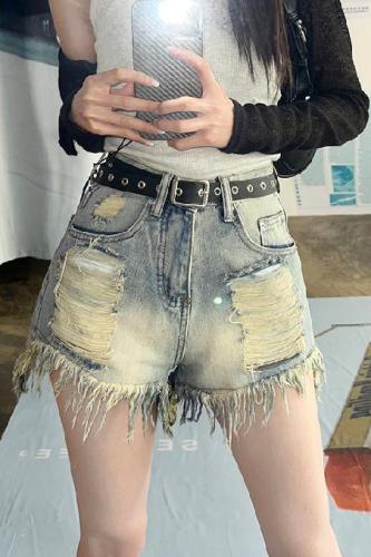 Actual shooting of 2022 Millennium slightly spicy Korean style rough cut shorts outdoor style