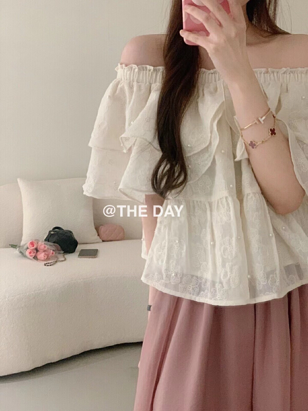 [the day] off shoulder heavy industry embroidery Beaded shirt 6009\ll