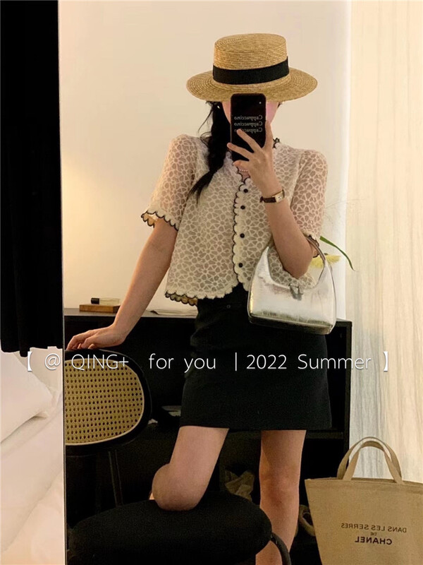 [Qingqing family] single breasted V-neck versatile commuter style shirt 2103\xyy