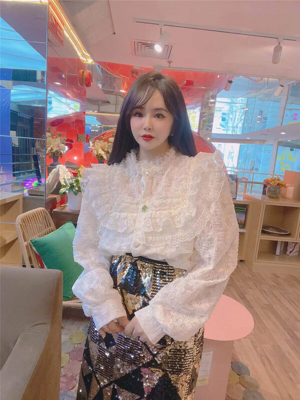 New year in early spring! [queen mm] Korean loose lace exquisite button up blouse 6087\pcz