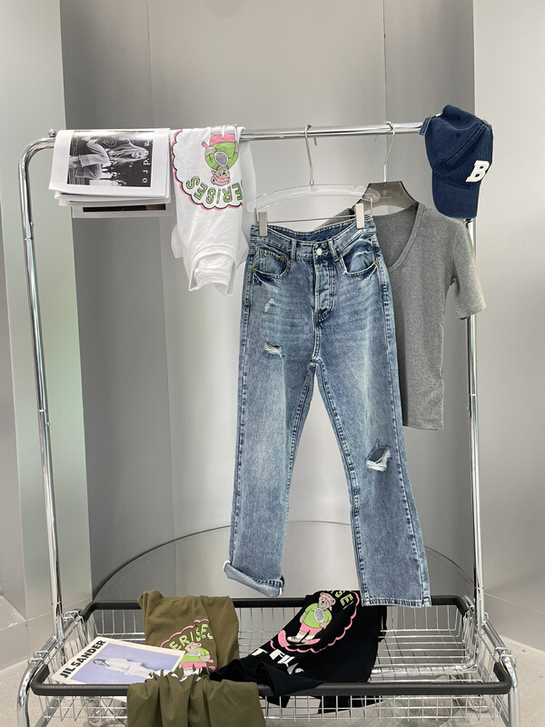 [bobo1972] jeans with hand washing holes only sell jeans 226005