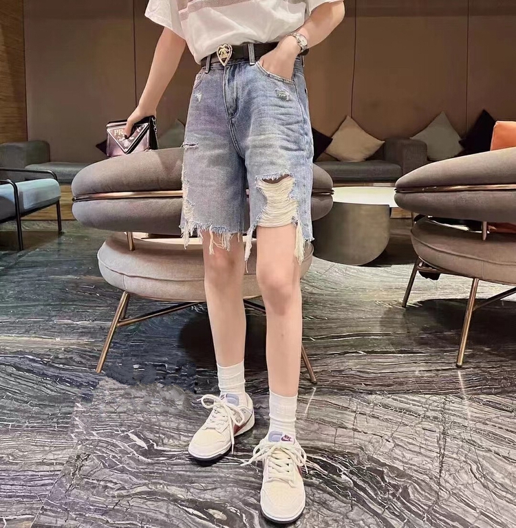 [AI x2 denim] Korean version hole breaking 5-point denim shorts 6173\hjy