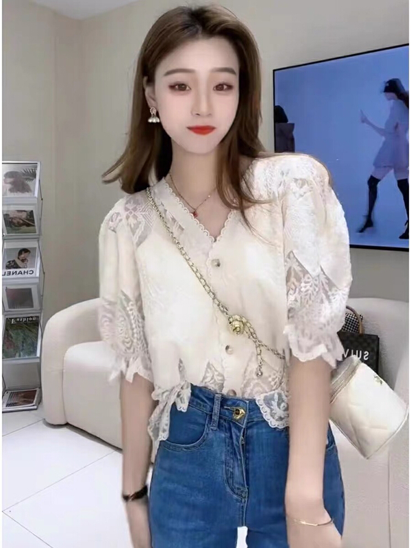 [jun.t] French lace V-neck shirt + slim and versatile jeans set 6173\pcz