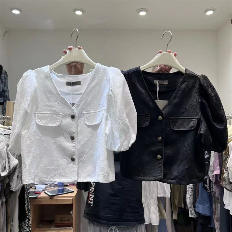 [march-l March meow home] V-neck single breasted fashion Korean shirt 1383\l
