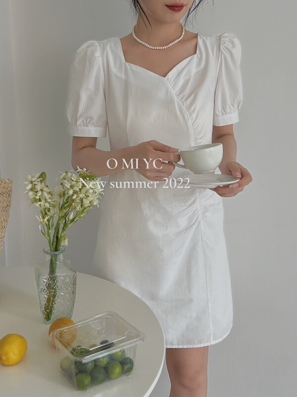 [O MI] French square neck Pleated Dress 7326
