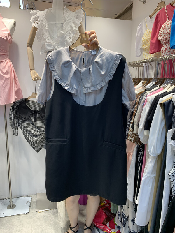 [Han C family] fresh and simple Ruffle shirt + loose and versatile strap skirt suit 9317\pcz