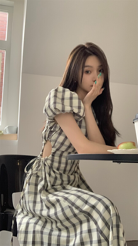 [wgwe] Hong Kong style retro Plaid bubble sleeve hollow waist dress (only for skirts) 1860\pcz