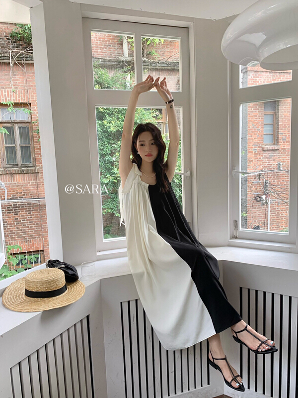 [Sara] French contrast pleated suspender dress 18035