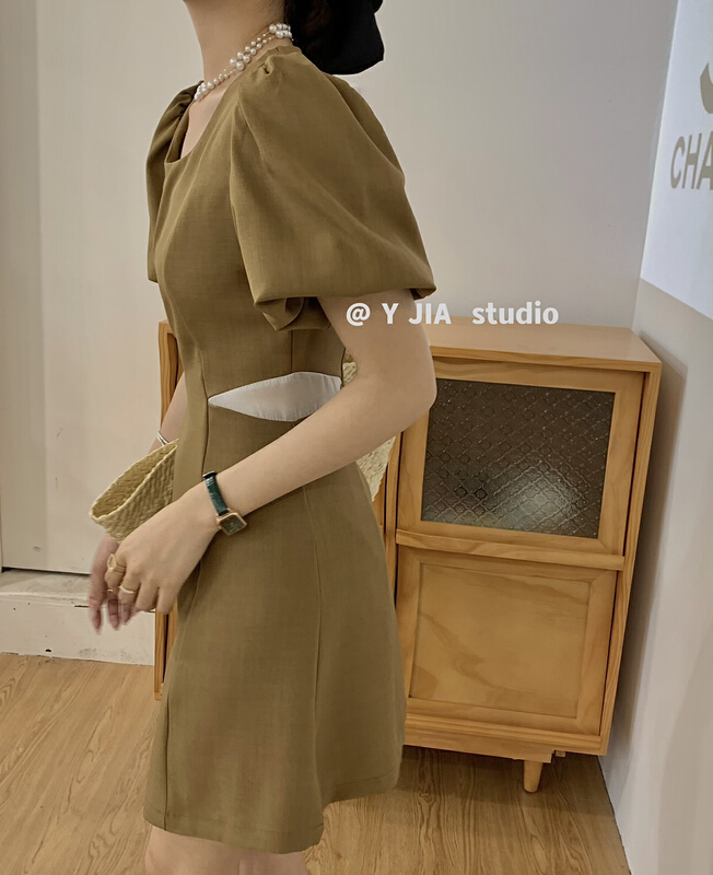Original price 54.14! [y.jia EJA] gentle square neck design bubble sleeve dress ys1-3358\pcz