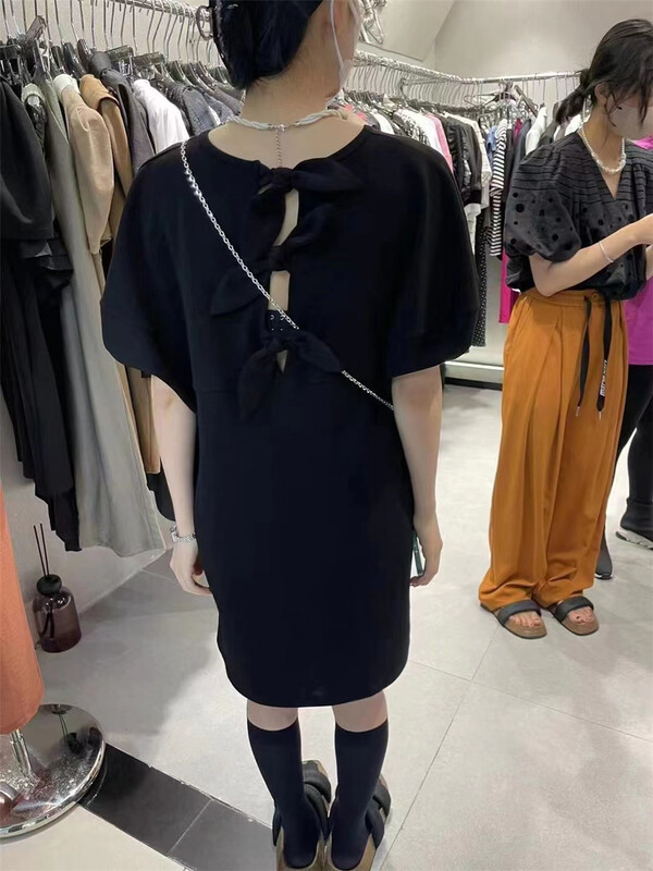 [Qian Jiao QIANJIAO] Korean version solid color back bow bubble sleeve dress 6970\pcz