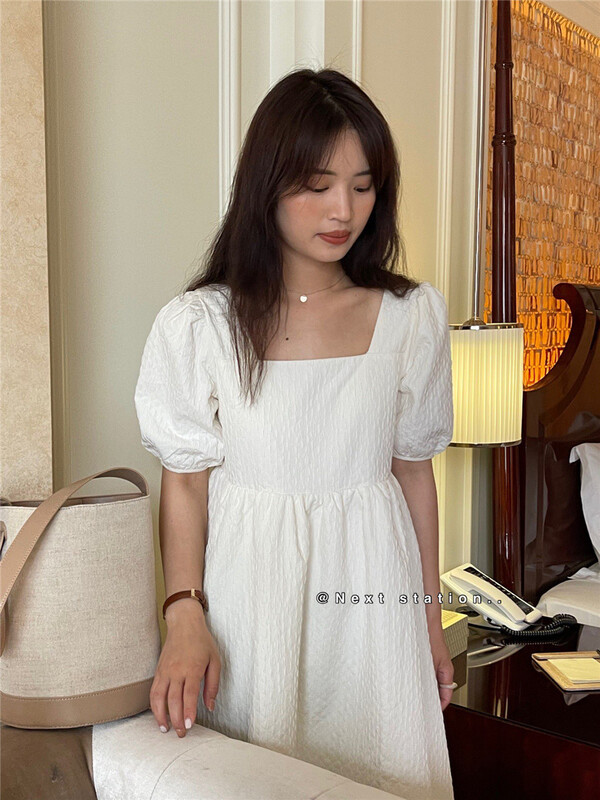 [next station] square neck bubble sleeve lace up blouse 22269\zjy