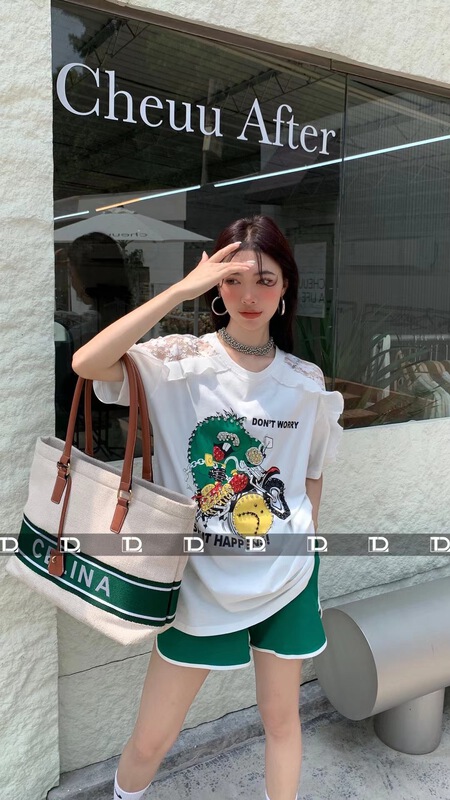 [tangdou original] lace splicing heavy industry Nail Drill Korean Short Sleeve T-shirt 9667\wtt