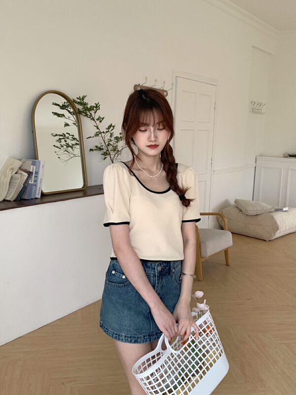 [as] contrast color U-neck bubble sleeve shirt 2238\hjy