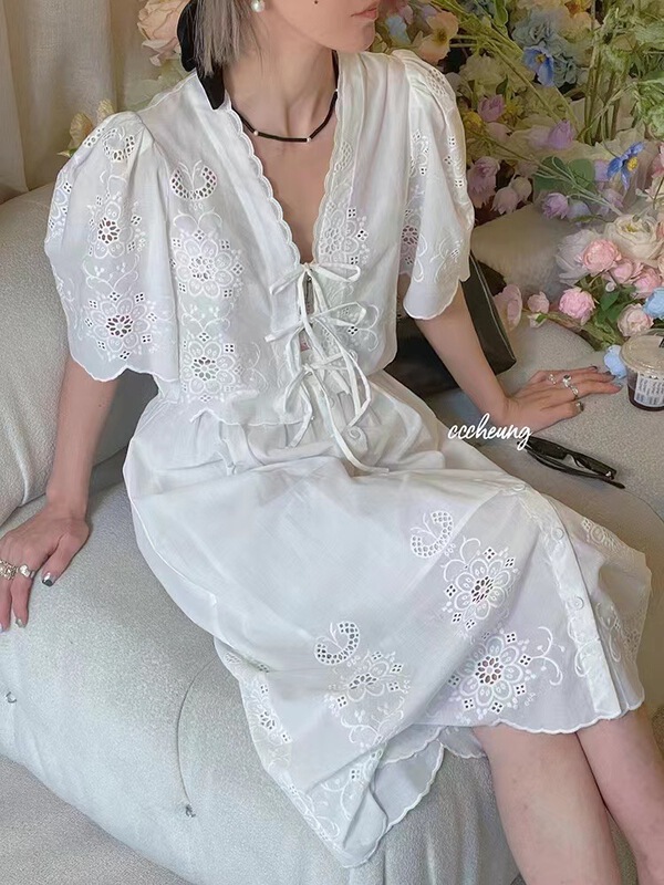 [badmoon] bandage cut-out blouse + temperament embroidery skirt set 1605\lsw
