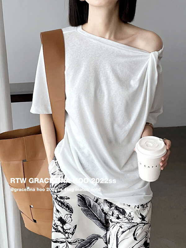 [gracetina Hoo] simple casual clean color silhouette short sleeve T-shirt (hand twisted diagonal shoulder) t3135\zxl