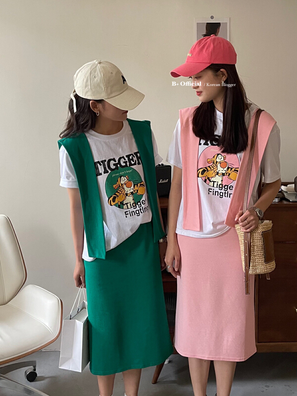 In early summer! [B plus] casual aging pattern short sleeve T-shirt + elastic waist mid length skirt suit (with cape) 22-9241-2\hbx