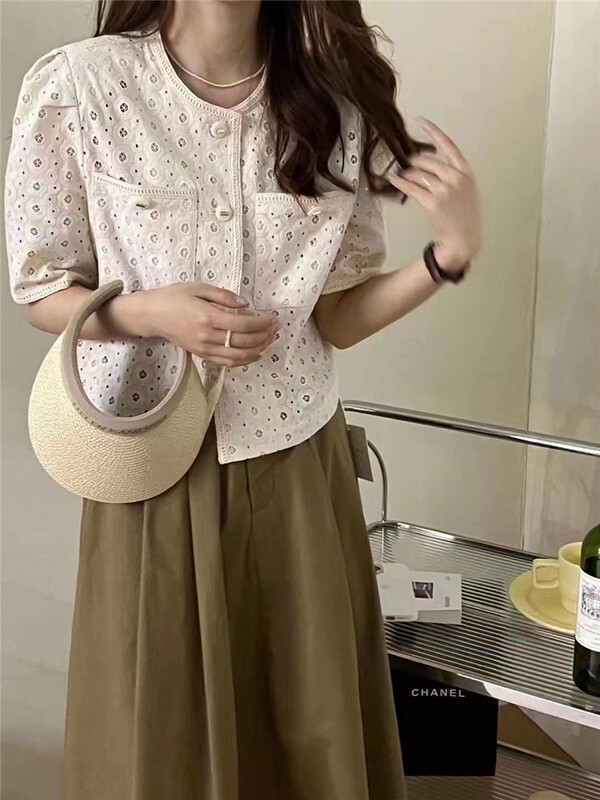 [o.lucky] round neck embroidered hollow out double pocket blouse 1907\hbx