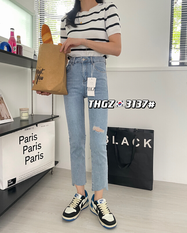 [fairy tale princess] straight tube versatile torn jeans 3137\hjy
