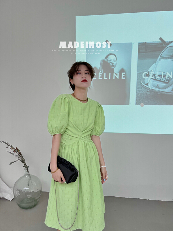 New in early summer! [Osha MADEINOST] textured waist pleated dress 86225# LL