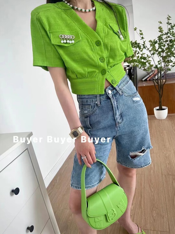 [buyer] V-neck breasted backless shirt 0513\t