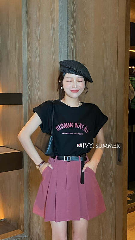 [Ivy] Korean round neck comfortable letter printed short sleeve T-shirt + pleated skirt set (with belt) 88308\jhy