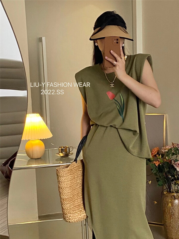 [liu.y] tulip print Vest + simple and versatile skirt set 5162\l
