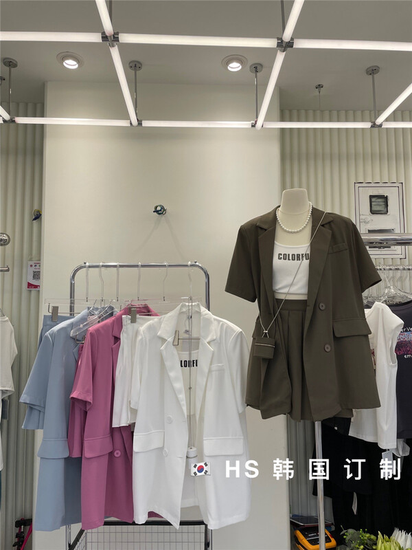[HS customized in Korea] simple and generous short sleeve suit + casual shorts suit (with bag) 98003\hjy