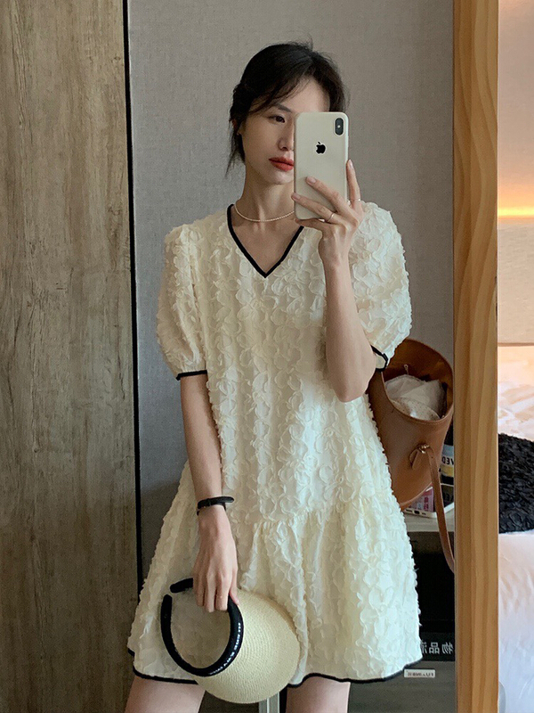 [wgwe] niche V-neck waist closing three-dimensional flower contrast dress 1930\pcz