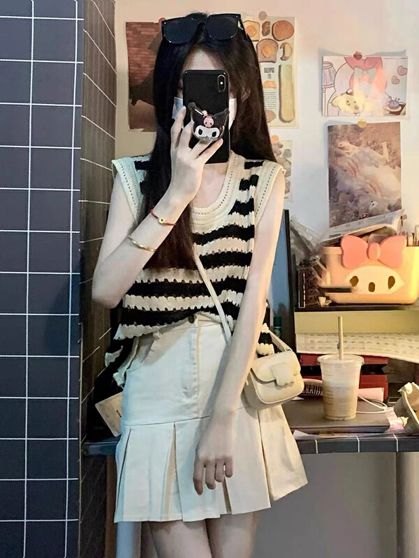 [jun.t] knitted striped vest vest + pleated solid color skirt suit 6198\pcz