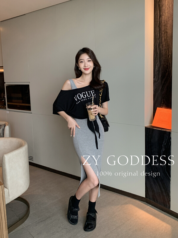 【 ZY 】 two wear fashionable Korean alphabet T-shirt set with slit suspender dress 68510