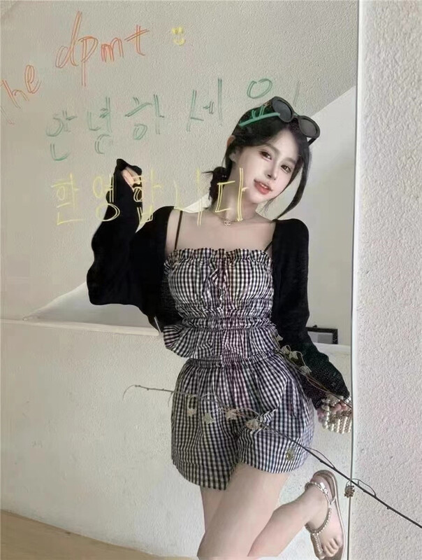 [Han C family] lattice slim suspender Vest + versatile knitted cardigan + elastic waist casual Shorts Set 3103\pcz