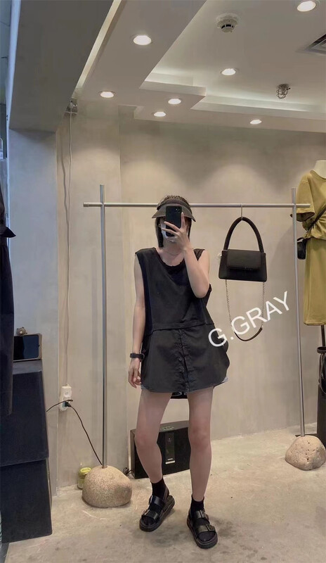[g.gray] round neck sleeveless comfortable vest / sling (only selling vest) dk410\l