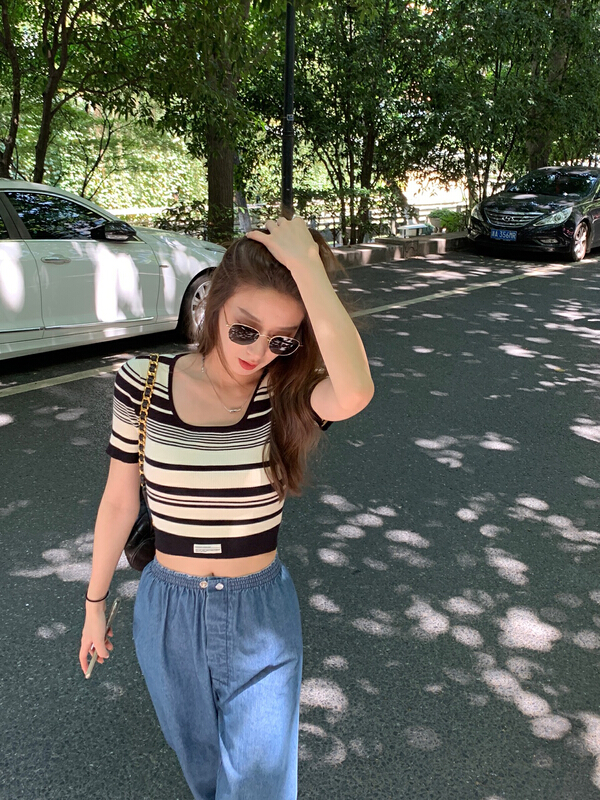 [blue show] Korean letter stripe versatile T-shirt 7122\lsw