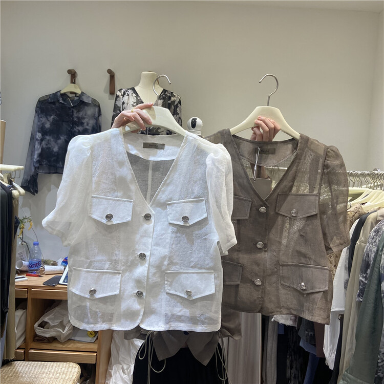 [march-l March meow home] V-neck perspective loose shirt 1756\l