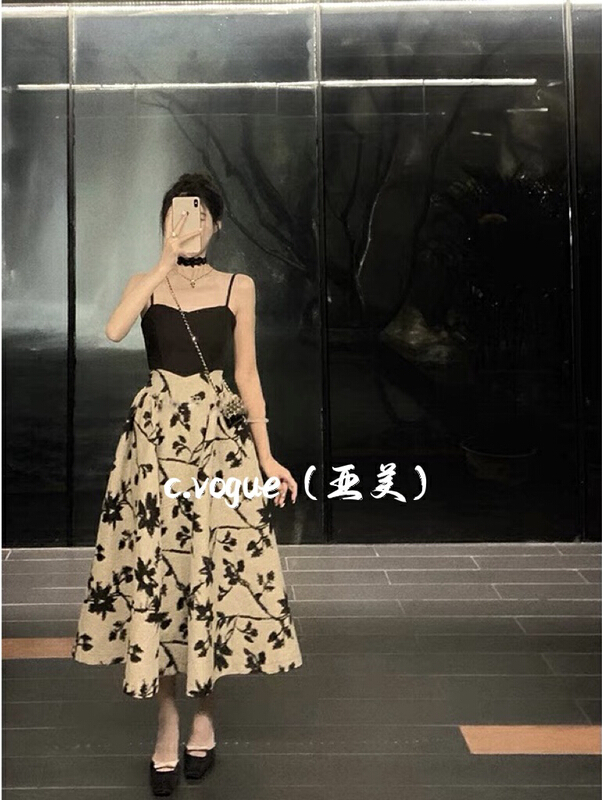 [c.vogue] French high-level waist closing stitched flocking dress 3918\pcz