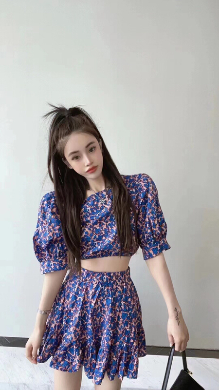 [mi ni] sweet Lantern Sleeve Floral Top + fashionable age reducing skirt set 1238-1\pcz