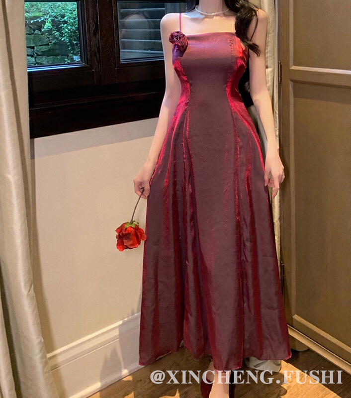 [Xinsheng] French niche chic stunning sexy waist length suspender dress (with Brooch) 5268\pcz