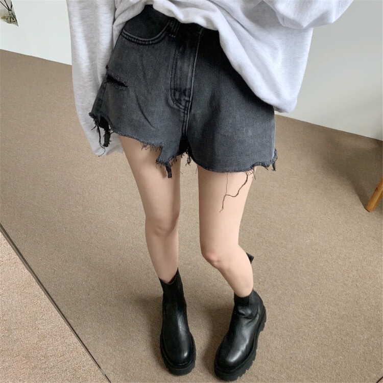 [cauliflower family] slim, comfortable and versatile denim shorts 020\ll