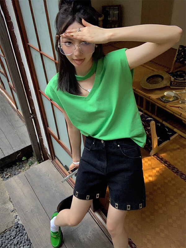 Live broadcast ⑧! [wgwe] niche design V-neck shoulder shirt 1994\pcz