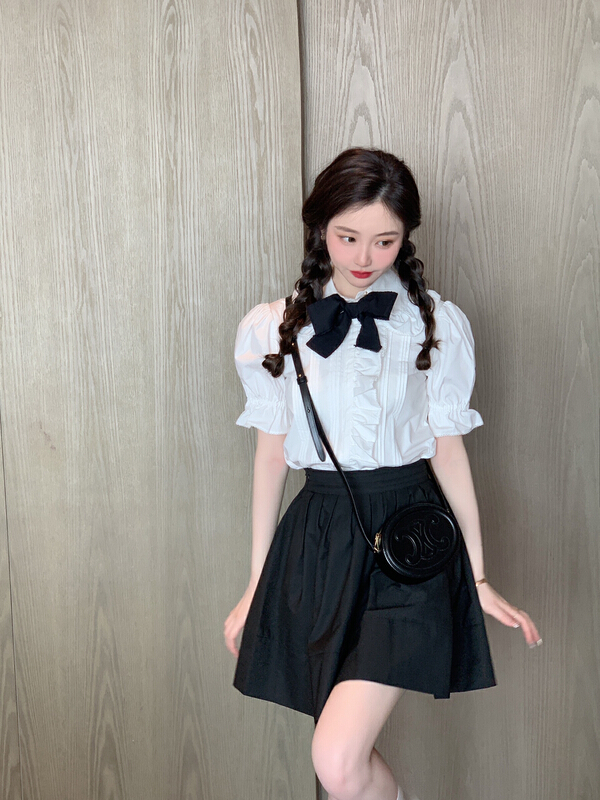 [Kiki studio] college style baby collar shirt + slim skirt two piece suit (with a bow tie) 5932\hjy