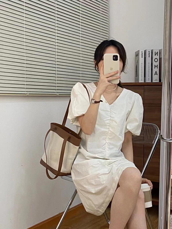 [xiaokoujia] Korean version V-neck bubble sleeve dress 80538\wtt