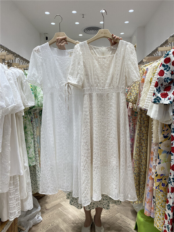 [of white] Korean version lady square neck embroidered dress 881259\hjy