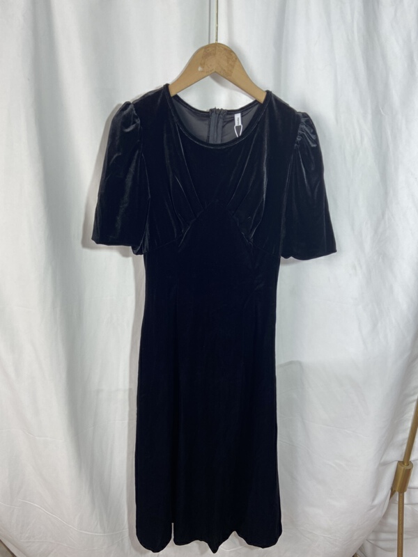 [Yi show shop] gentle aging and thin round neck dress 1551\cl