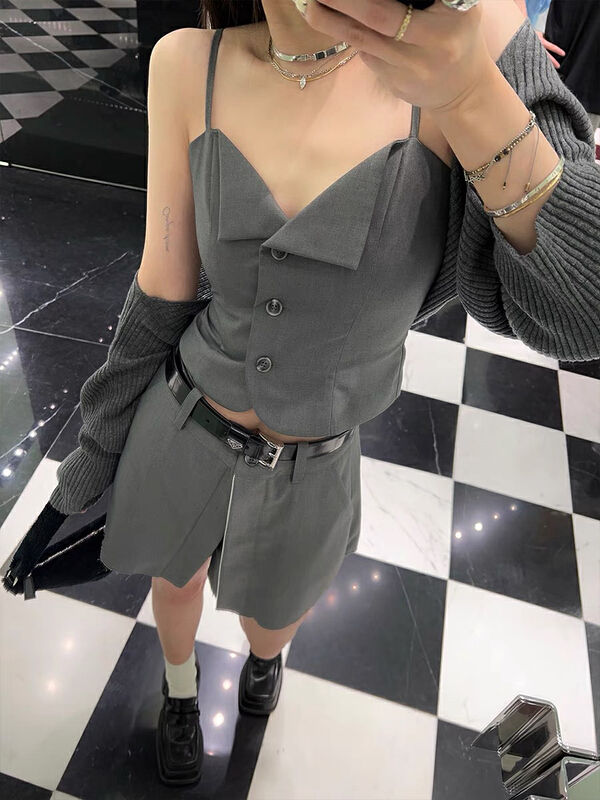 [Huaxi] design sense short suspender Vest + Korean version versatile slim loose fitting skirt suit (with belt) 9219\pcz