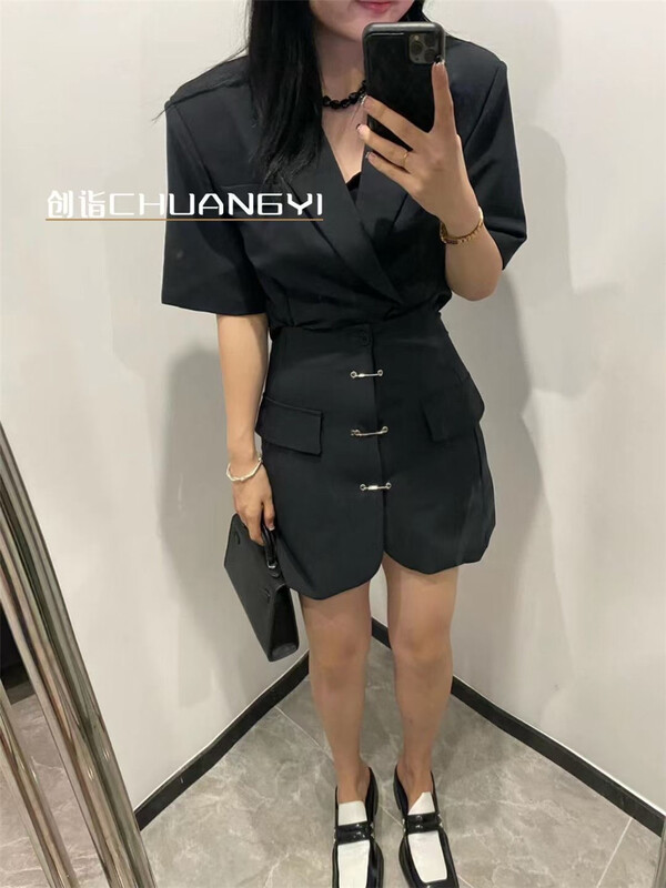 In early summer! [Chuangyi] Korean pure color short coat + Leisure High Waist Shorts Set 5718\wtt