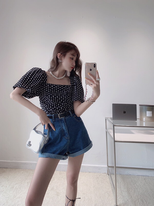 [Vanessa] foreign style bubble sleeve wrinkled and thin wave dot small shirt 6304\ozq