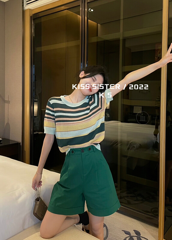[kiss sister] Korean loose stripe ice silk short sleeve T-shirt 22m8702\ozq