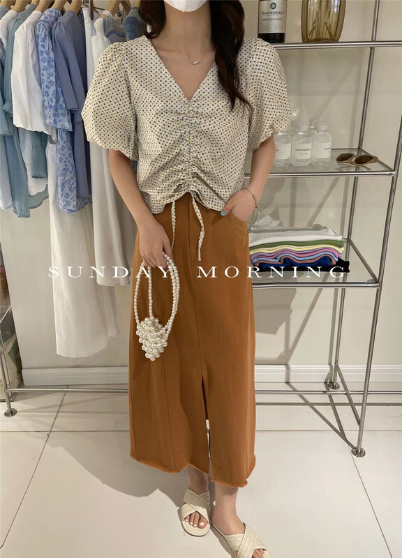 [Sunday morning] Korean V-neck pleated bubble sleeve floral shirt 6992\zjy