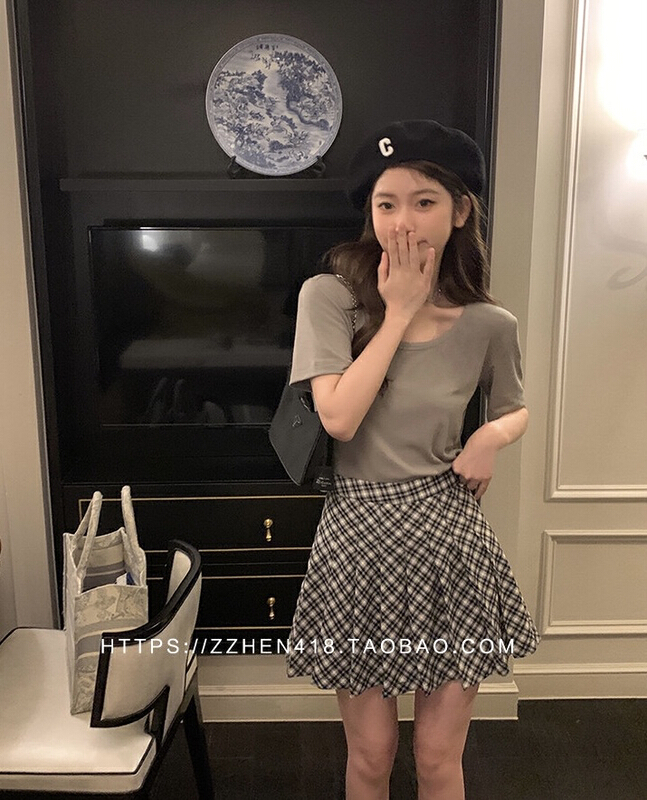 Original price 77.83! [y.jia EJA] round neck clear color short sleeve T-shirt + high waist Plaid pleated skirt set ys2-6687