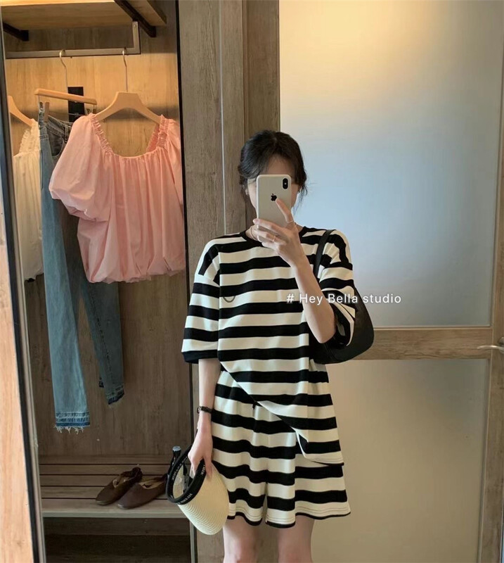 [hey Bella] round neck comfortable short sleeve T-shirt + elastic waist casual Shorts Set 1371\ll